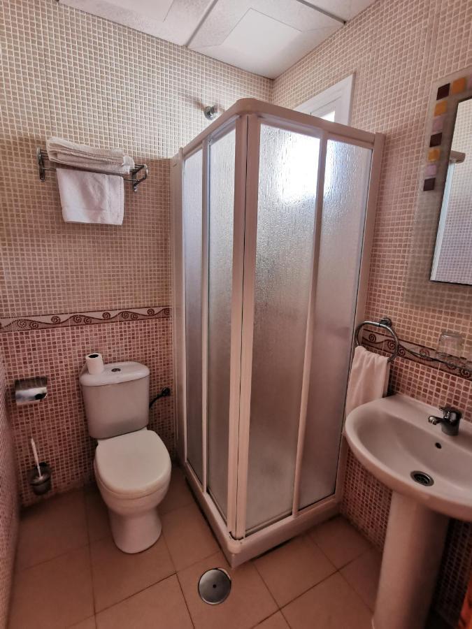 Hostal Talavera Talavera la Real Bagian luar foto